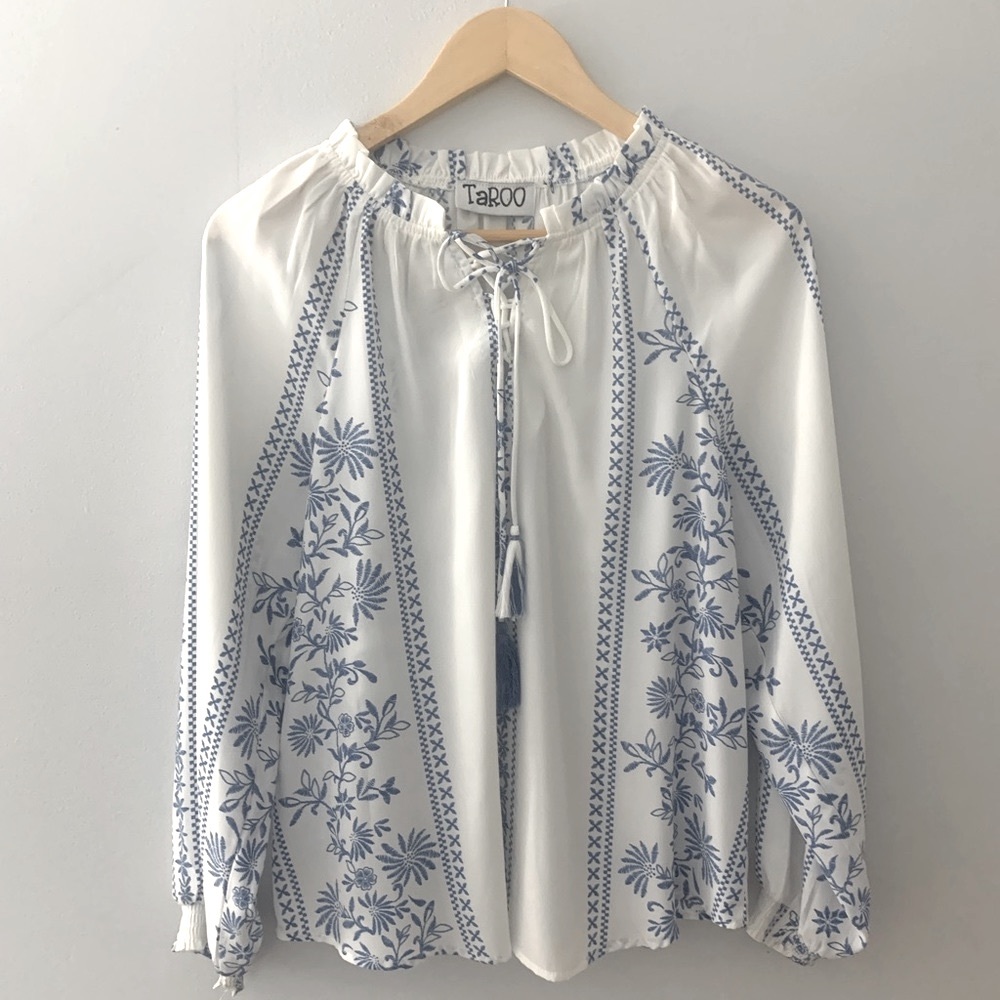 TaRoo NYC women’s Medium Top 100% polyester Trim 100% cotton